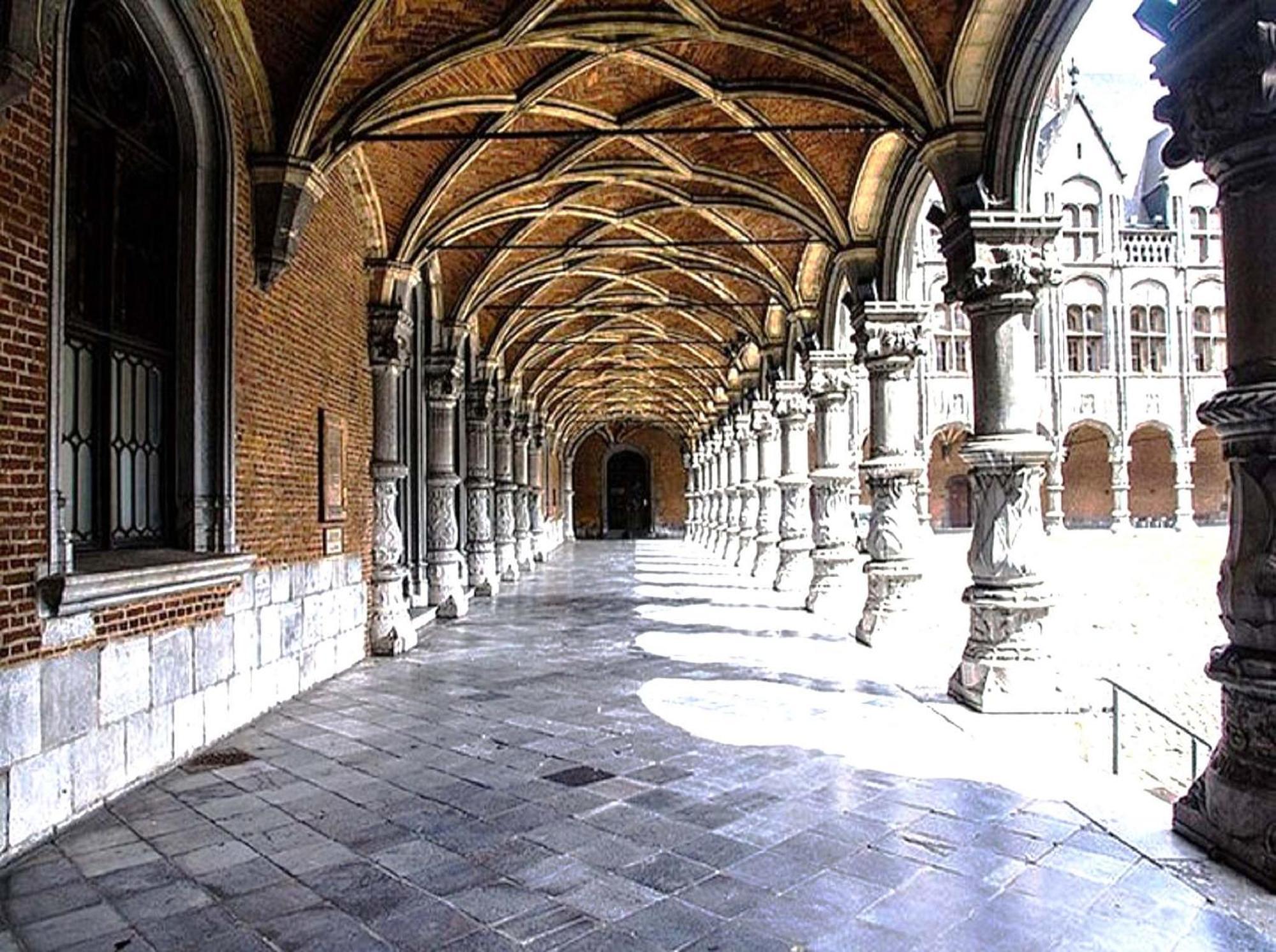 Отель Bonjour Pierreuse Льеж Экстерьер фото